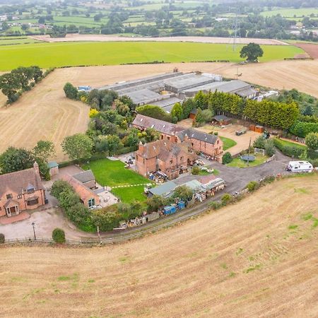 The Pigsty - 3 Bedroom Barn Conversion Coventry Exterior photo